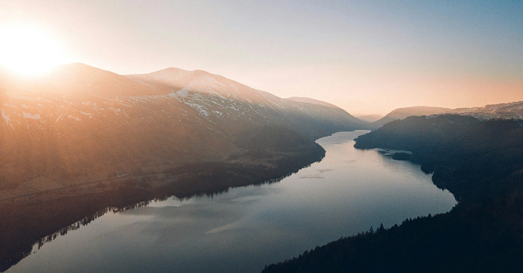 A river running through mountains